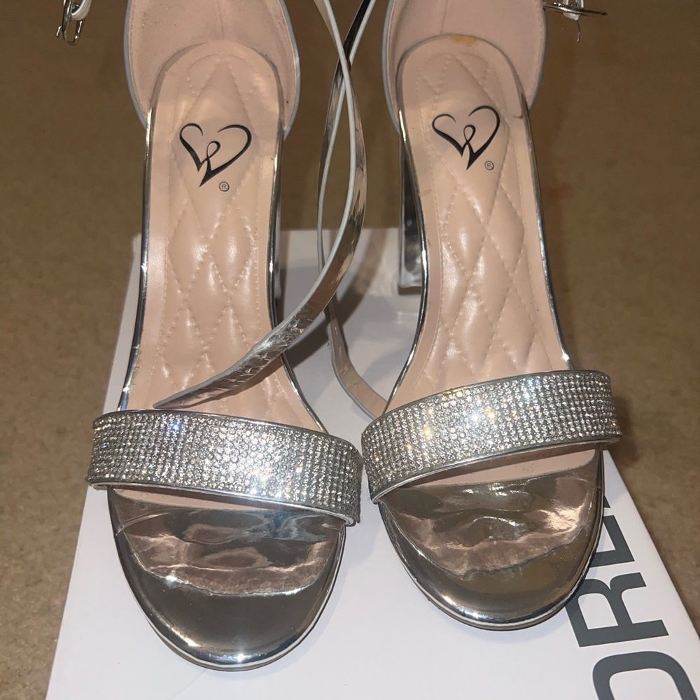Windsor Shimmering Silver Heels